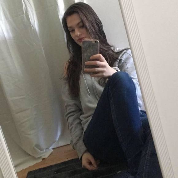 Meet your Posher, Michaela - Picture 1 of 1